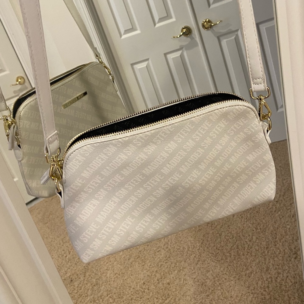 NWOTs STEVE MADDEN WHITE CROSSBODY BAG - Picture 3 of 6